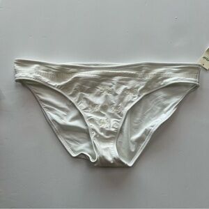 Aerie Embroidered flower bikini swim bottom Ladies size medium White